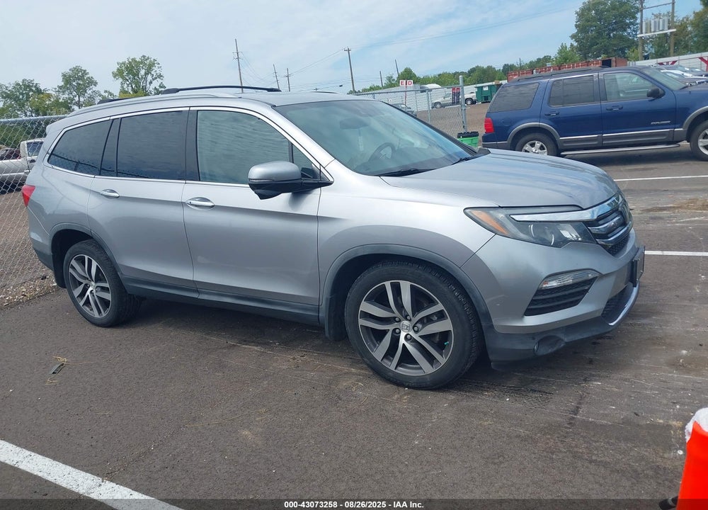 2017 HONDA PILOT VIN: 5FNYF5H90HB014074