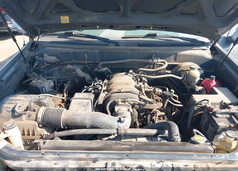 2005 TOYOTA TUNDRA SR5 V8 VIN: 5TBRT34185S466548