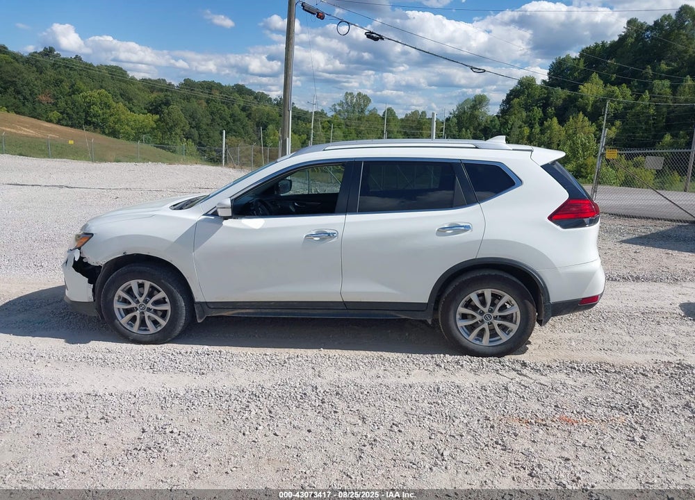 2017 NISSAN ROGUE SV VIN: KNMAT2MV7HP569489
