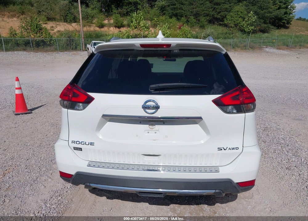 2017 NISSAN ROGUE SV VIN: KNMAT2MV7HP569489