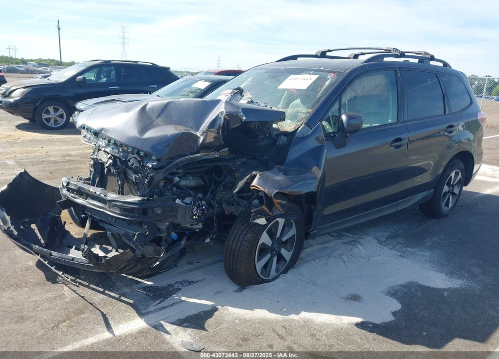 2018 SUBARU FORESTER 2.5I PREMIUM VIN: JF2SJAGC9JH608521