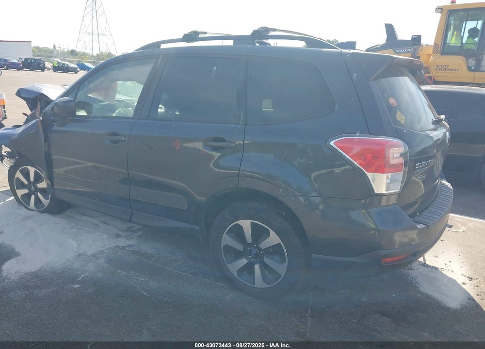 2018 SUBARU FORESTER 2.5I PREMIUM VIN: JF2SJAGC9JH608521