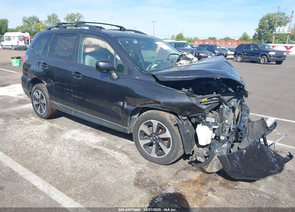 2018 SUBARU FORESTER 2.5I PREMIUM VIN: JF2SJAGC9JH608521