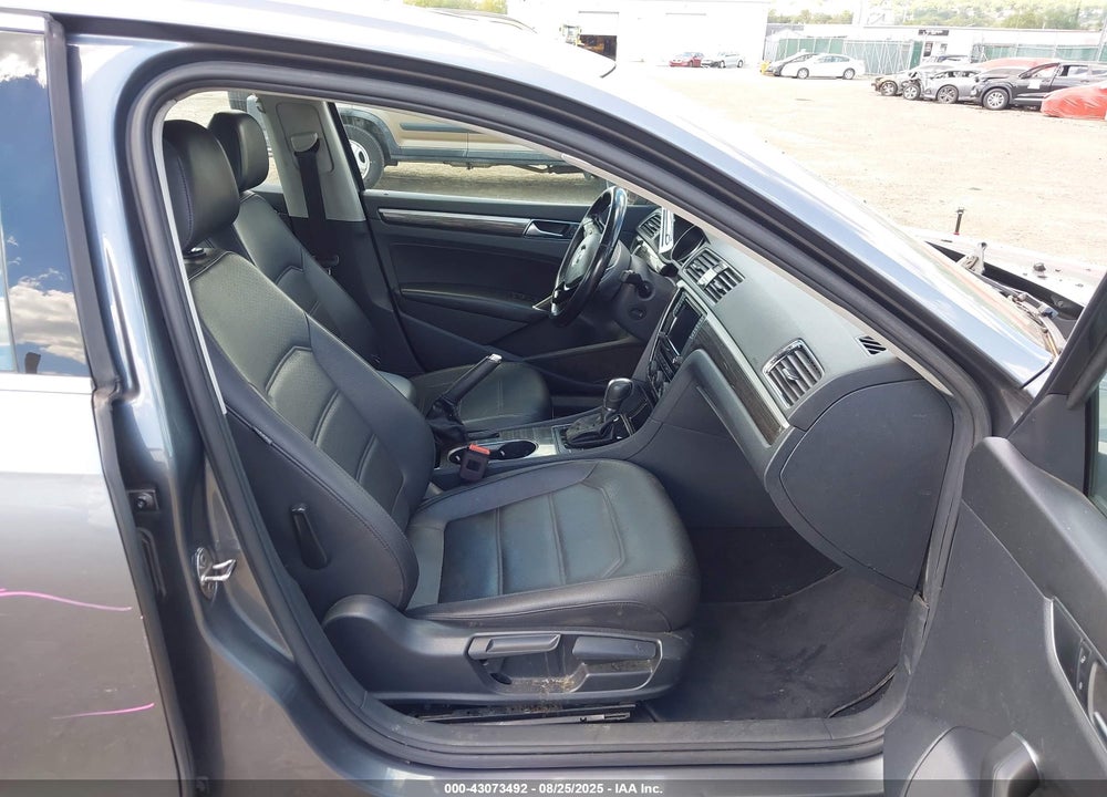 2018 VOLKSWAGEN PASSAT VIN: 1VWBA7A38JC015592