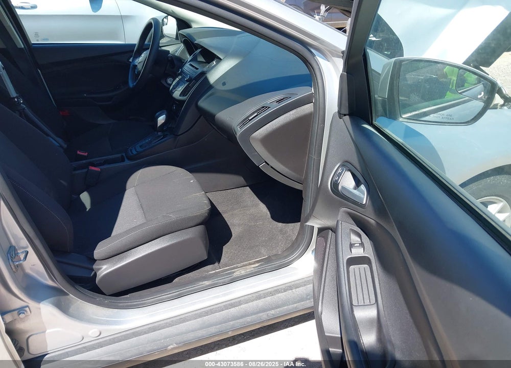 2017 FORD FOCUS VIN: 1FADP3K27HL304939