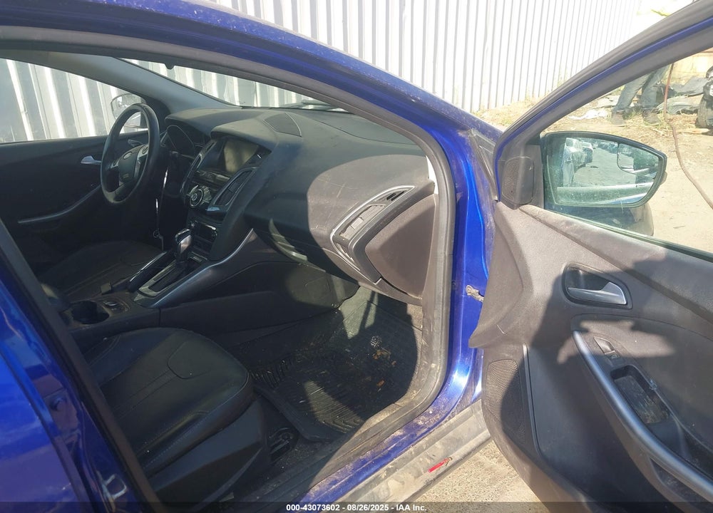 2014 FORD FOCUS TITANIUM VIN: 1FADP3N27EL169470
