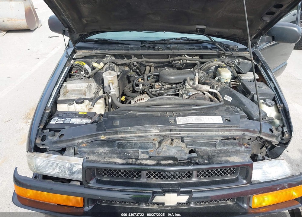 2001 CHEVROLET S-10 LS VIN: 1GCCS19W418151317