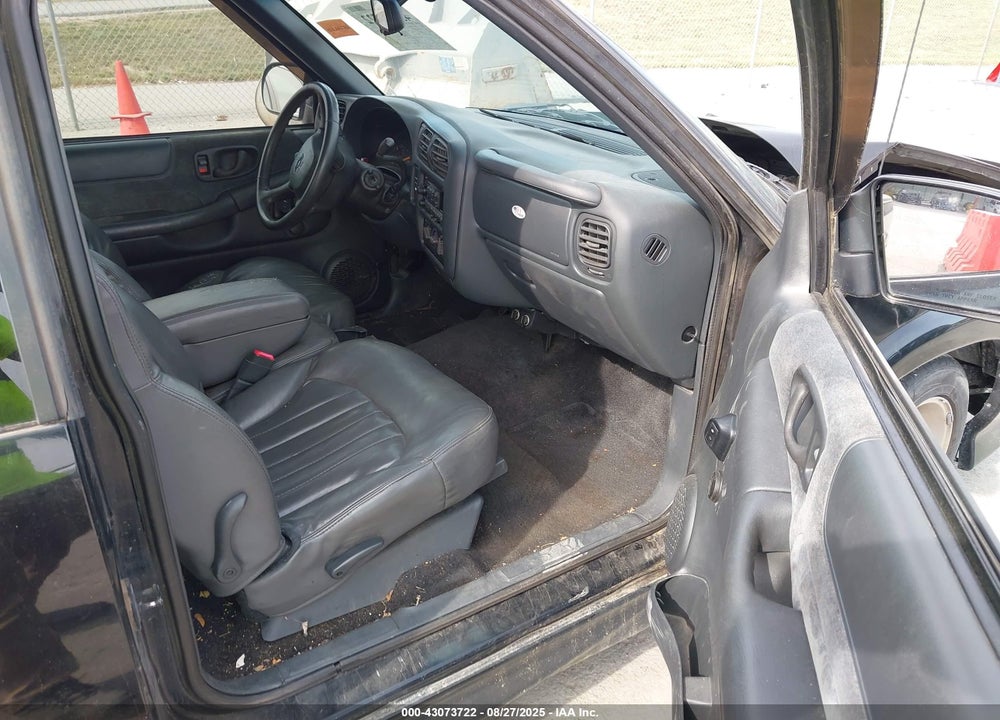 2001 CHEVROLET S-10 LS VIN: 1GCCS19W418151317