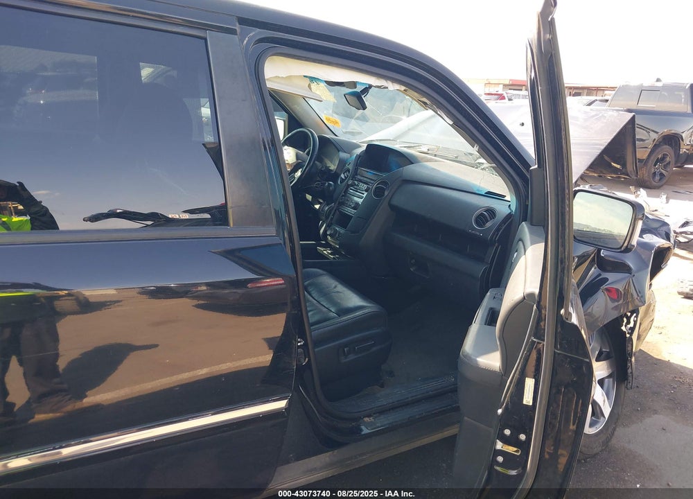 2014 HONDA PILOT VIN: 5FNYF3H93EB004624