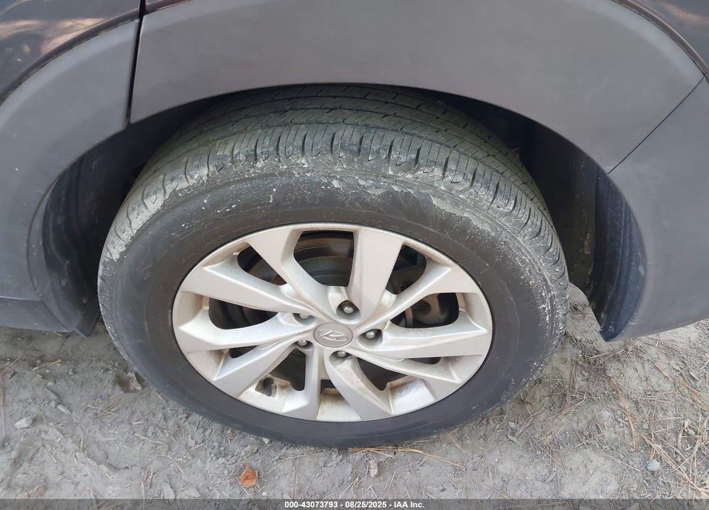 2019 HYUNDAI TUCSON VIN: KM8J2CA43KU939023
