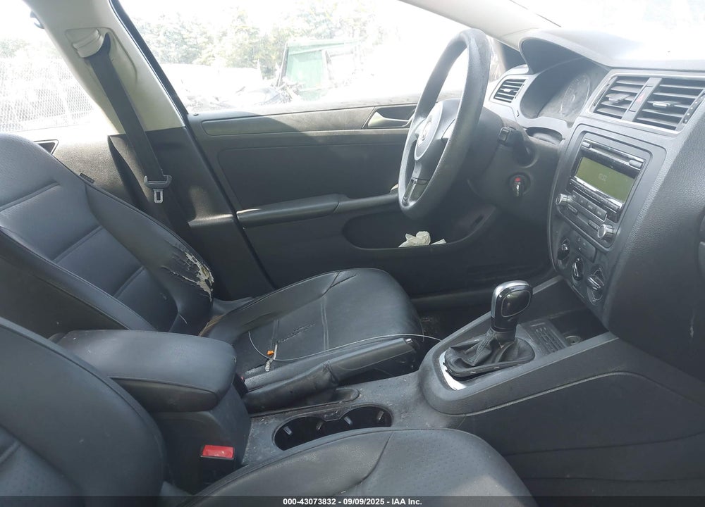 2014 VOLKSWAGEN JETTA VIN: 3VWD17AJ3EM294977
