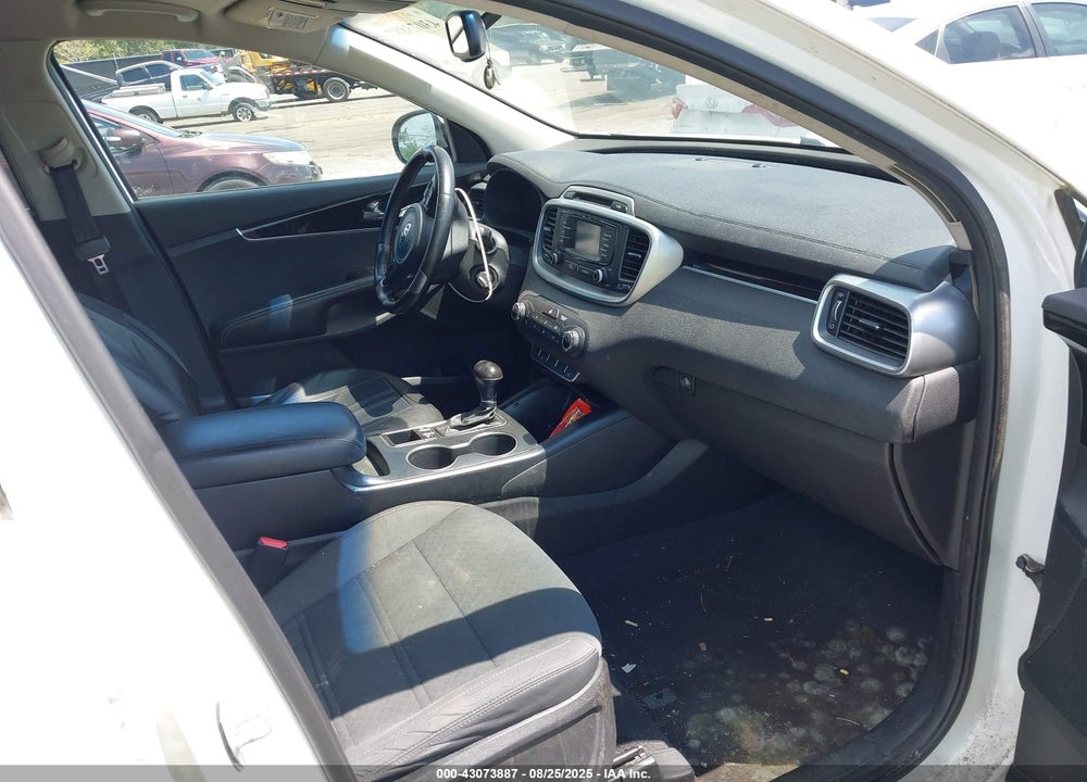 2016 KIA SORENTO VIN: 5XYPG4A36GG064350