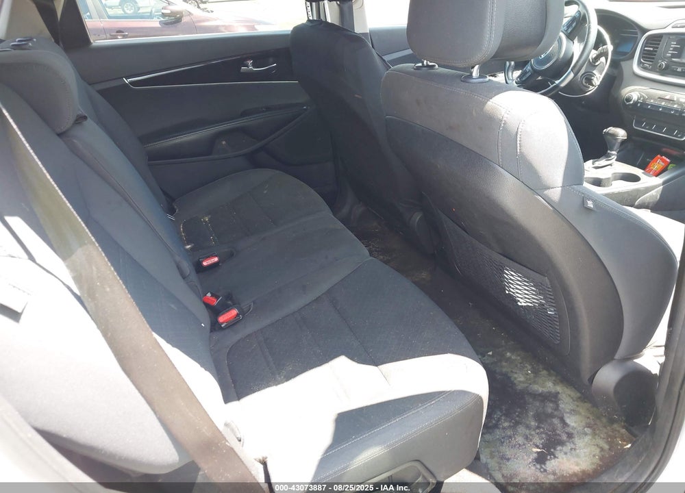 2016 KIA SORENTO VIN: 5XYPG4A36GG064350