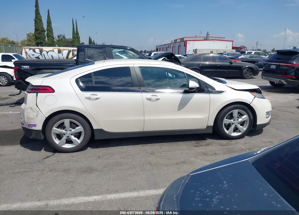 2014 CHEVROLET VOLT VIN: 1G1RE6E48EU124923