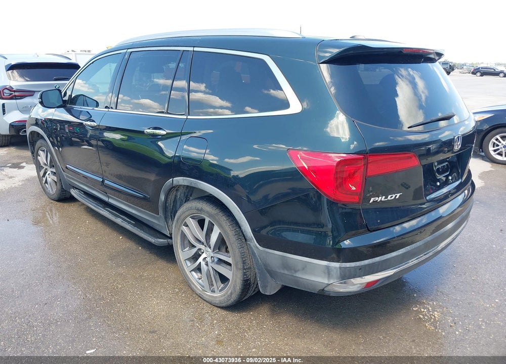 2017 HONDA PILOT VIN: 5FNYF6H98HB009808