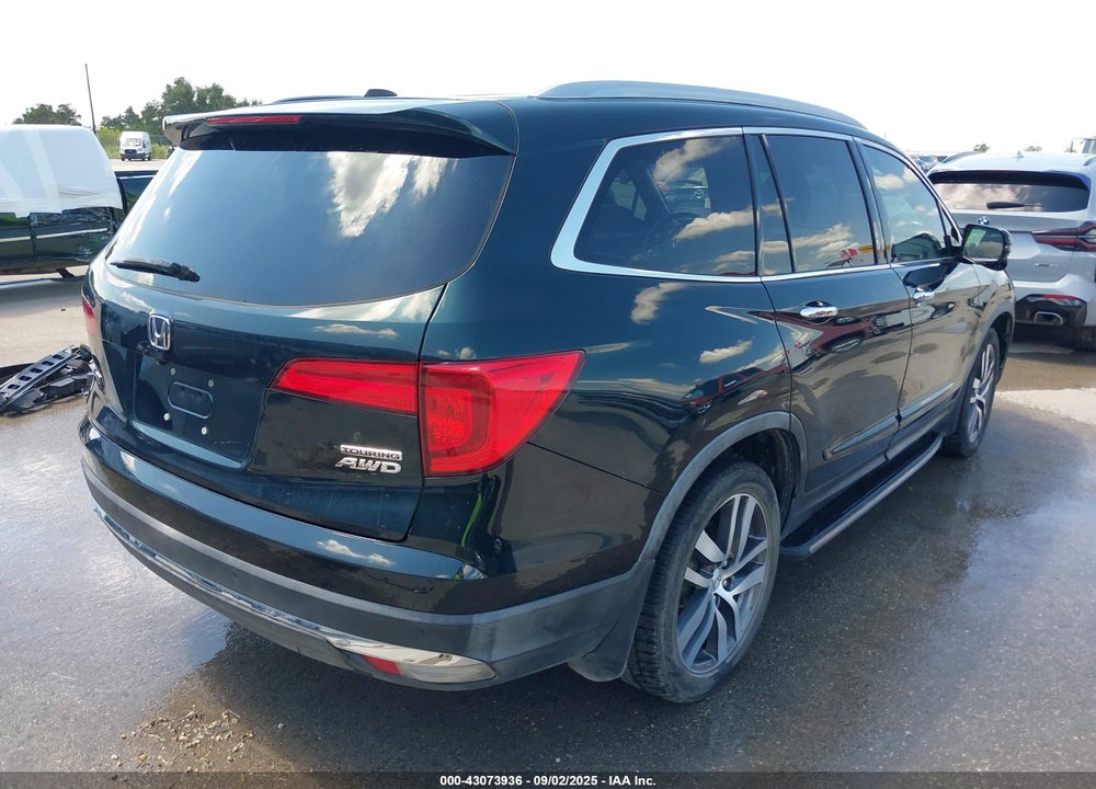 2017 HONDA PILOT VIN: 5FNYF6H98HB009808
