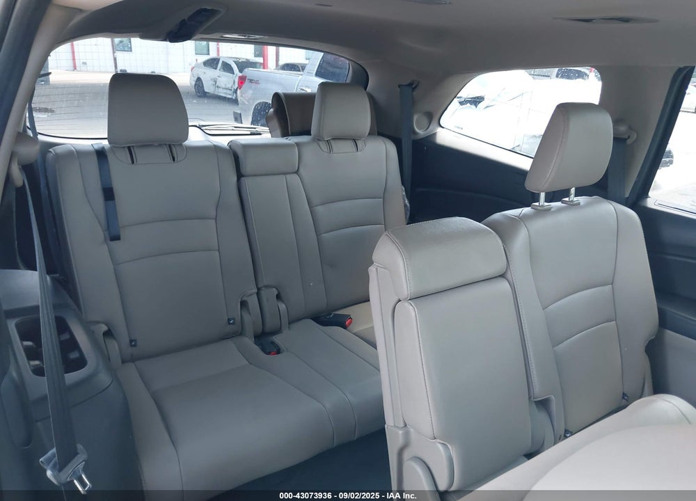 2017 HONDA PILOT VIN: 5FNYF6H98HB009808