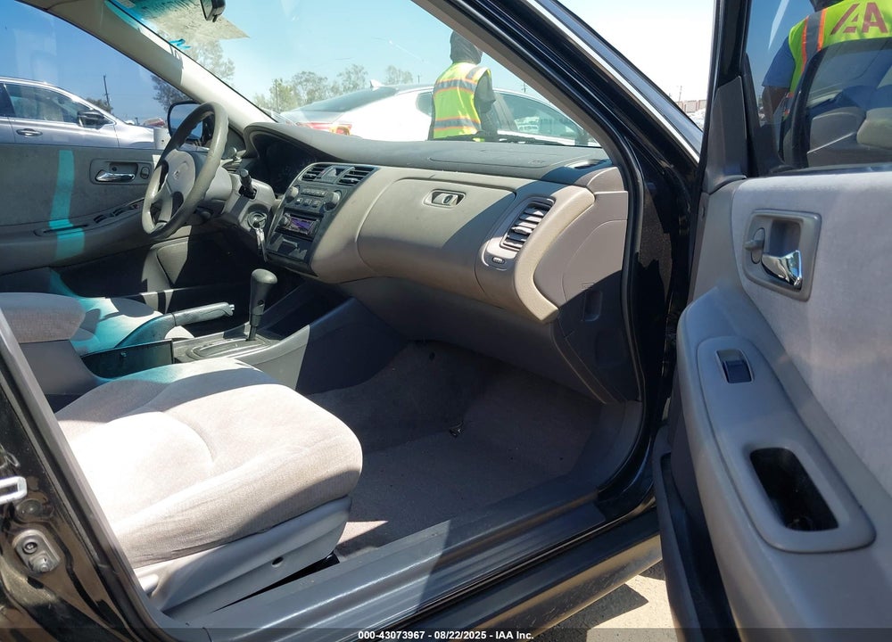 2002 HONDA ACCORD 2.3 LX VIN: JHMCG66532C000119