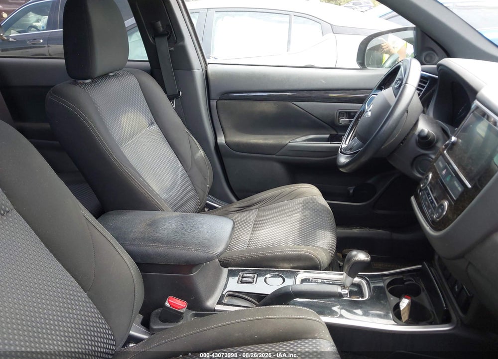 2018 MITSUBISHI OUTLANDER VIN: JA4AD3A38JZ018658