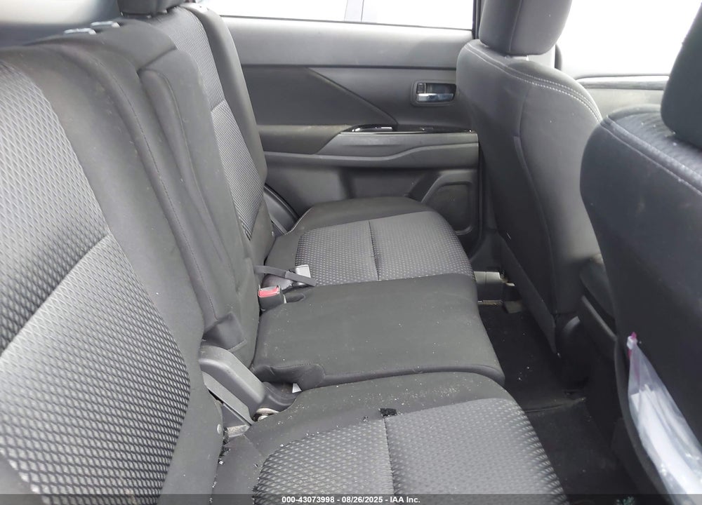 2018 MITSUBISHI OUTLANDER VIN: JA4AD3A38JZ018658