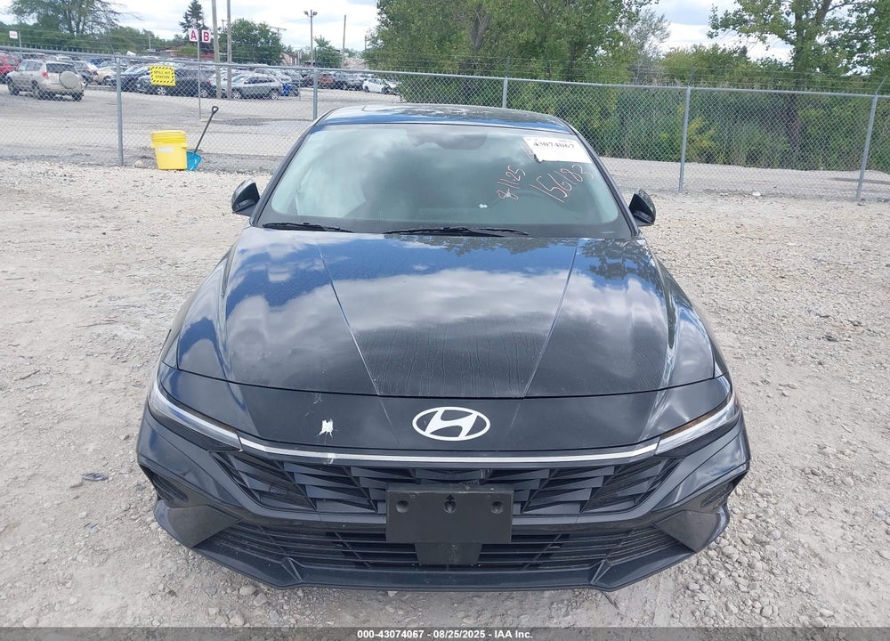 2024 HYUNDAI ELANTRA VIN: KMHLS4DG5RU789477