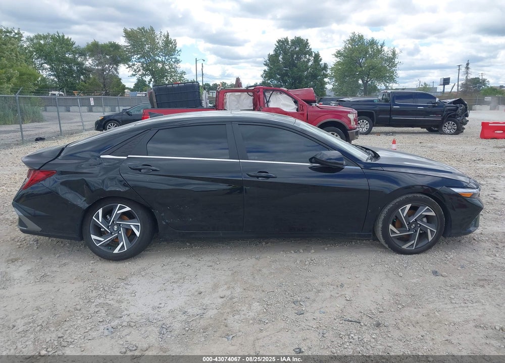 2024 HYUNDAI ELANTRA VIN: KMHLS4DG5RU789477