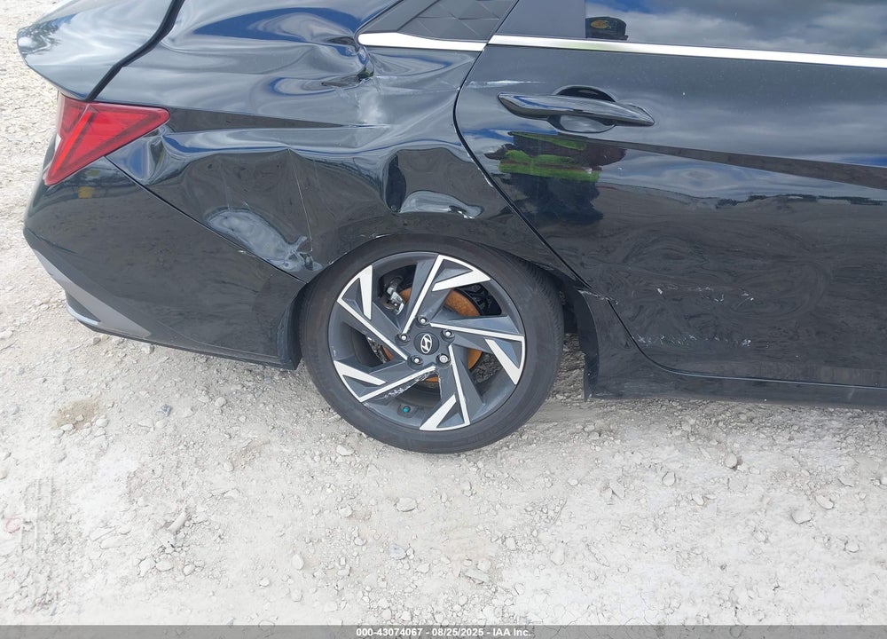 2024 HYUNDAI ELANTRA VIN: KMHLS4DG5RU789477