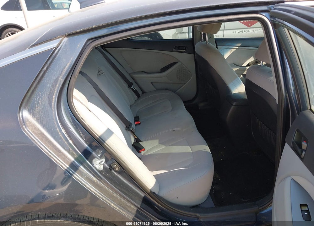 2015 KIA OPTIMA VIN: KNAGM4A72F5590331