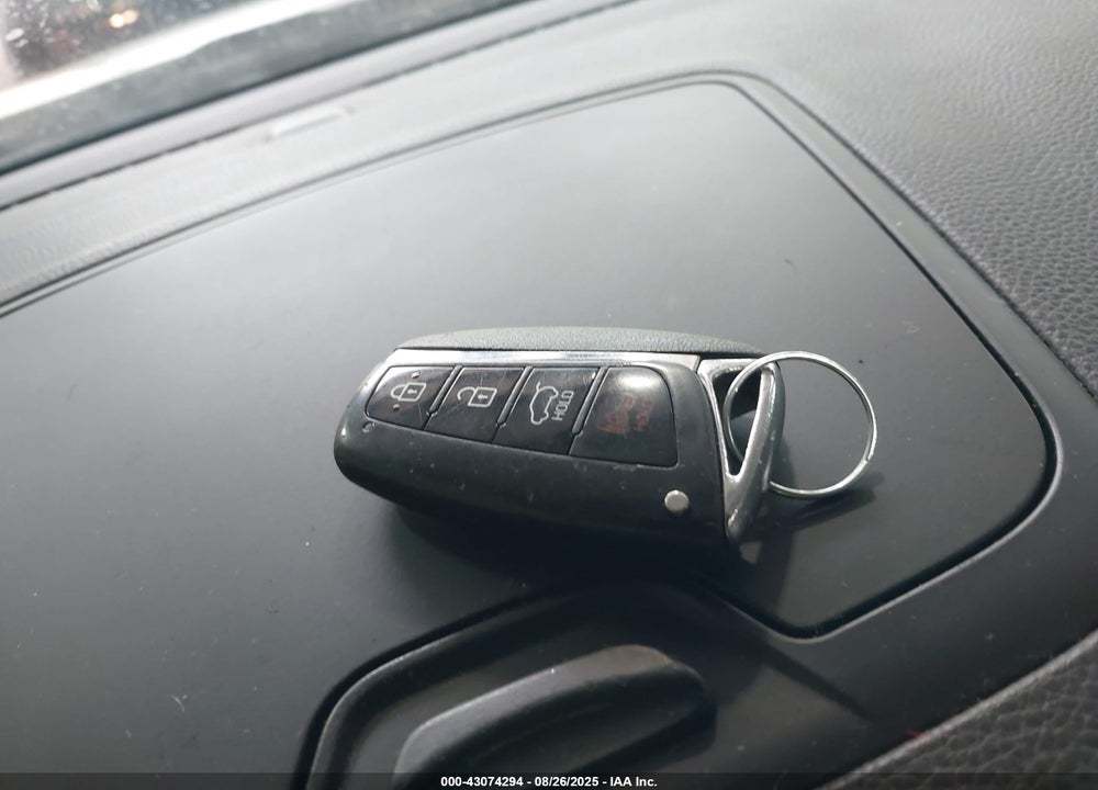 2014 HYUNDAI SANTA FE VIN: KM8SNDHF2EU062392
