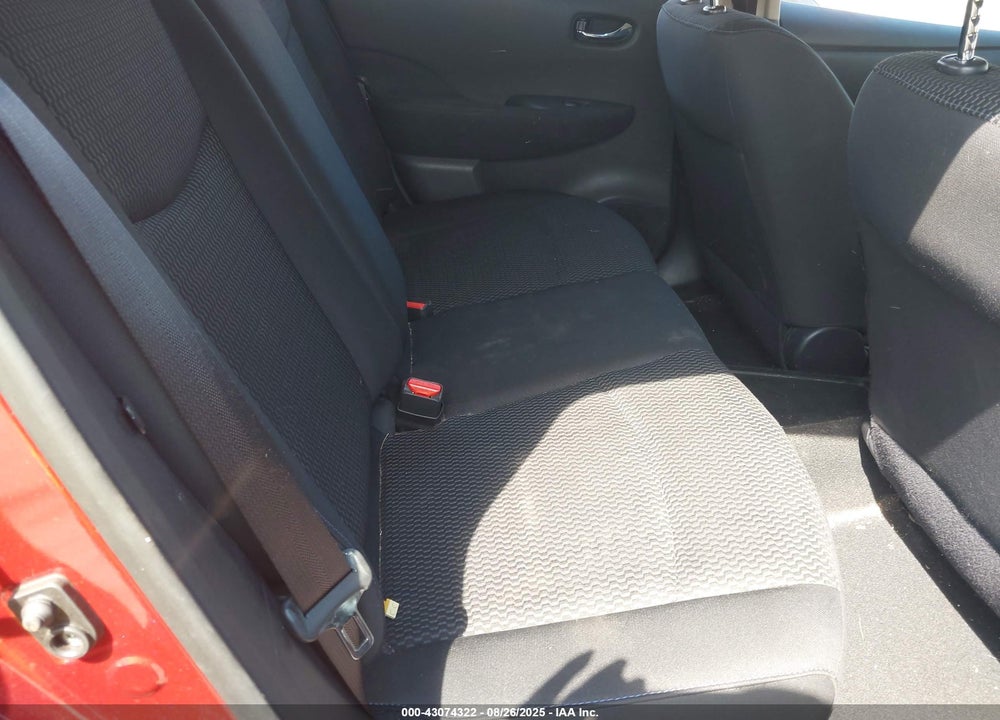 2015 NISSAN LEAF S VIN: 1N4AZ0CP7FC311117