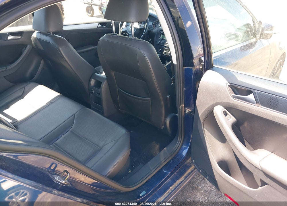 2013 VOLKSWAGEN JETTA VIN: 3VWDP7AJ6DM369880