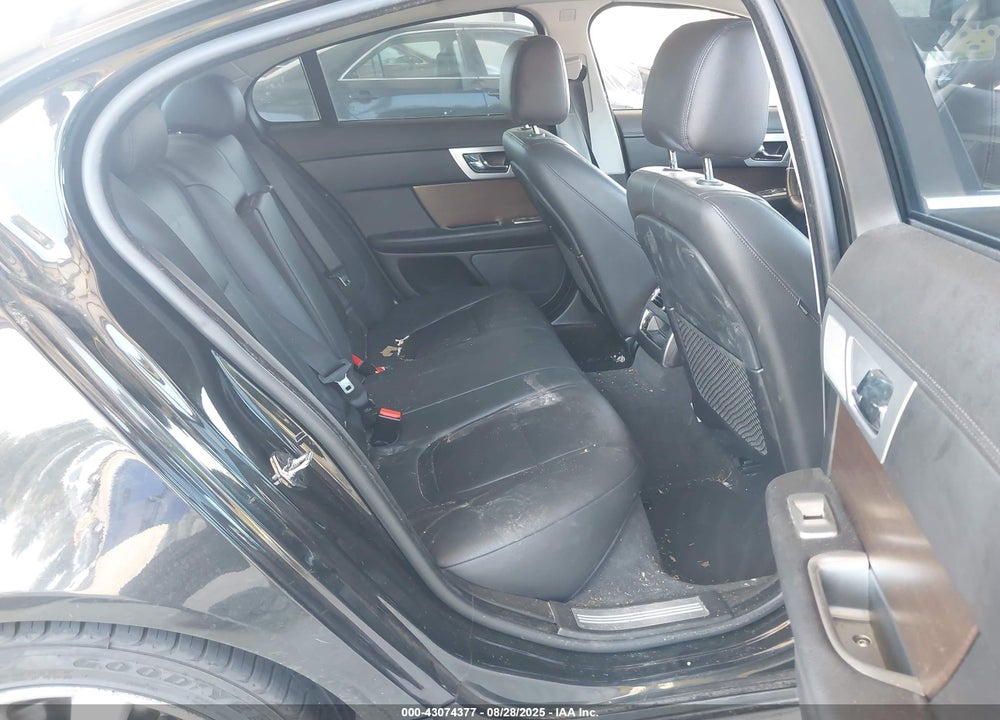 2014 JAGUAR XF V6 SC VIN: SAJWJ0EF9E8U28437