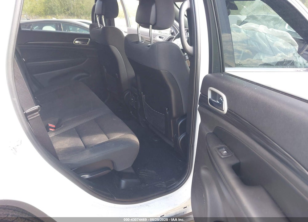2019 JEEP GRAND CHEROKEE LAREDO E 4X4 VIN: 1C4RJFAG7KC849143