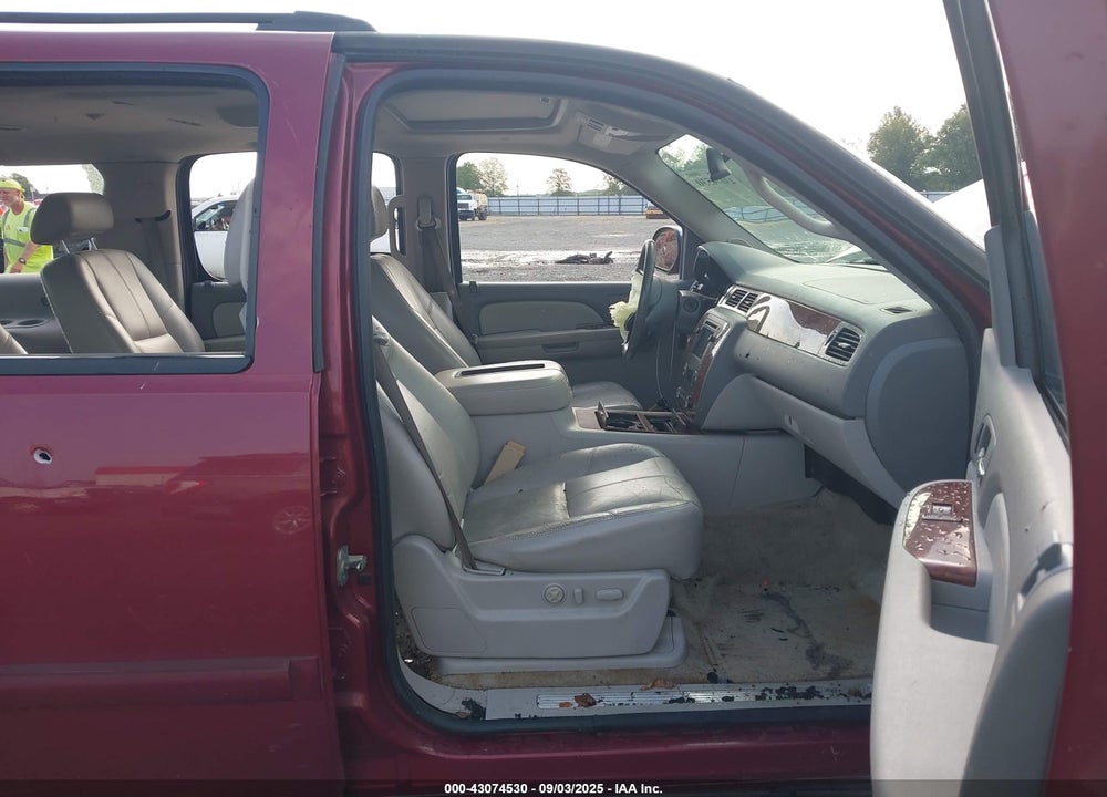 2007 CHEVROLET SUBURBAN 1500 LTZ VIN: 1GNFC16097J323988