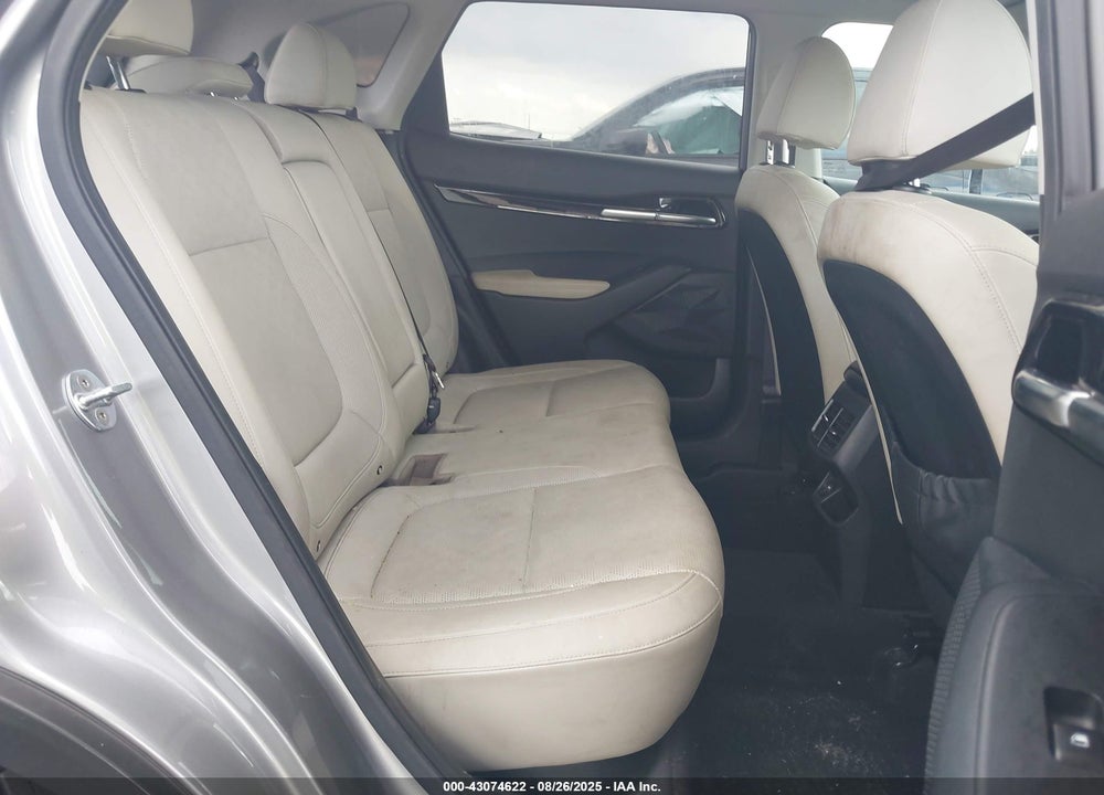 2022 KIA SELTOS VIN: KNDETCA27N7293473