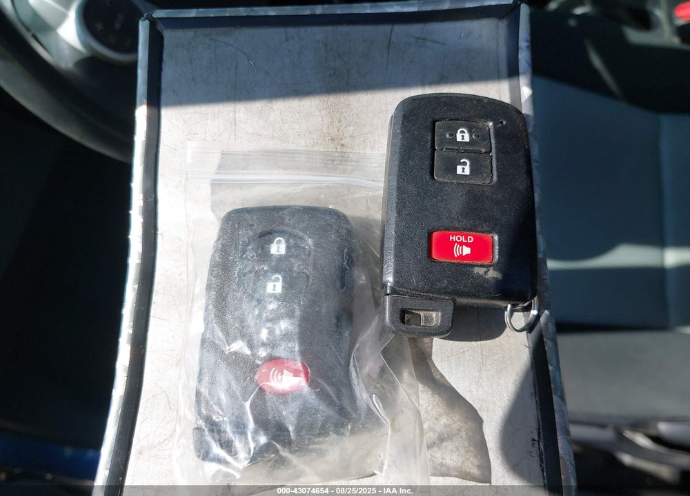 2012 TOYOTA PRIUS C VIN: JTDKDTB30C1504830