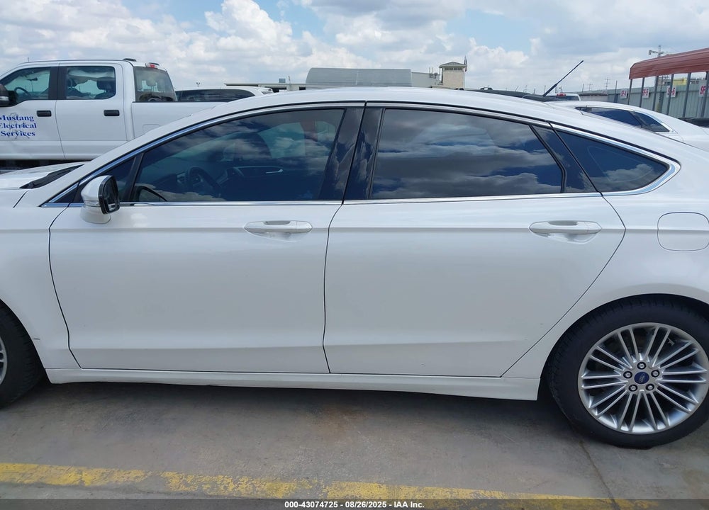 2015 FORD FUSION SE VIN: 3FA6P0H93FR143192