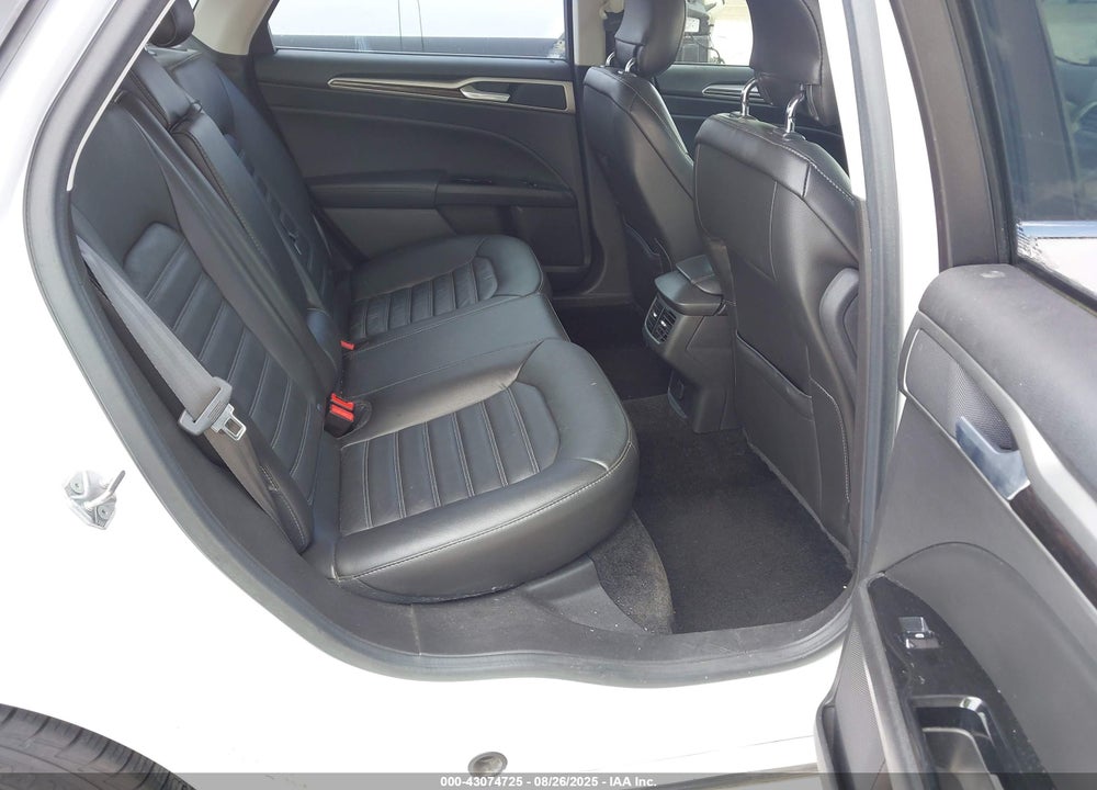 2015 FORD FUSION SE VIN: 3FA6P0H93FR143192