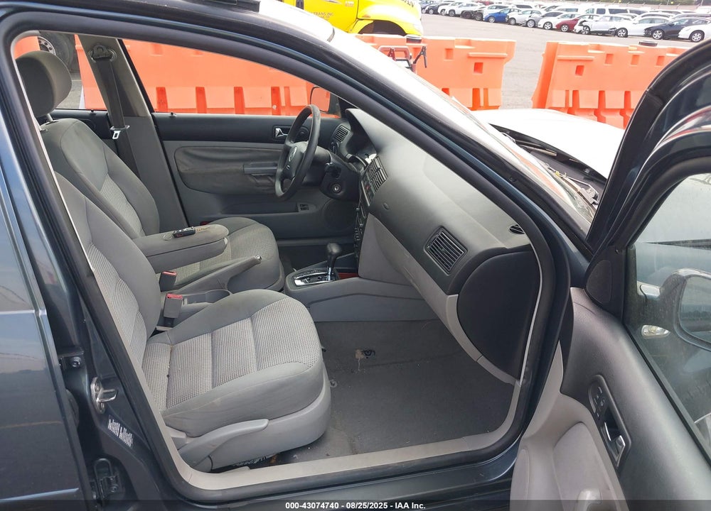 2005 VOLKSWAGEN GOLF GLS TDI VIN: 9BWGR61J754011999