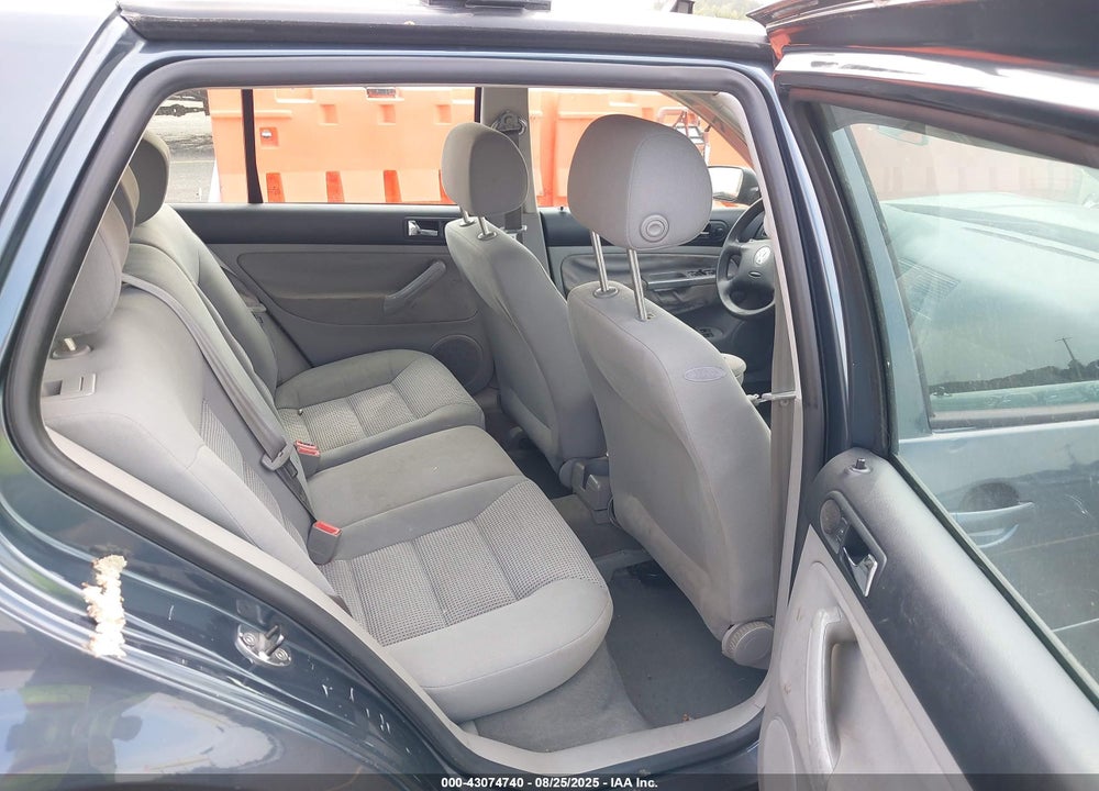 2005 VOLKSWAGEN GOLF GLS TDI VIN: 9BWGR61J754011999