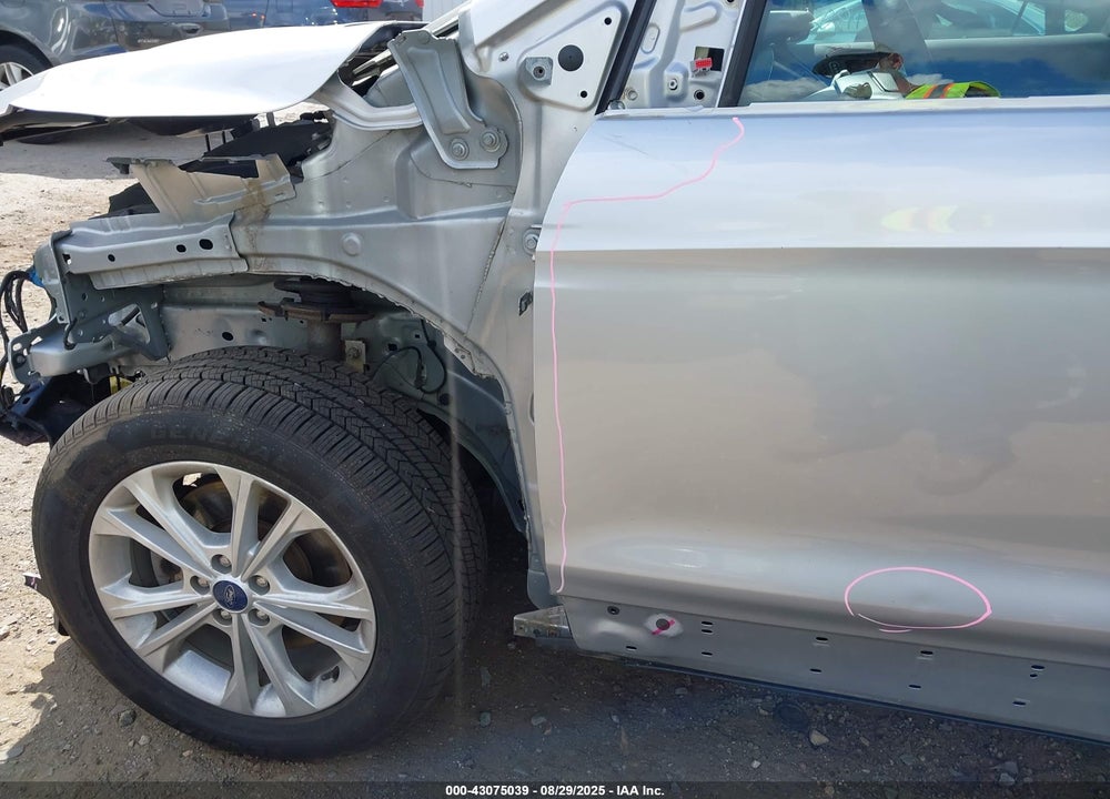 2018 FORD ESCAPE VIN: 1FMCU9HD7JUB92410