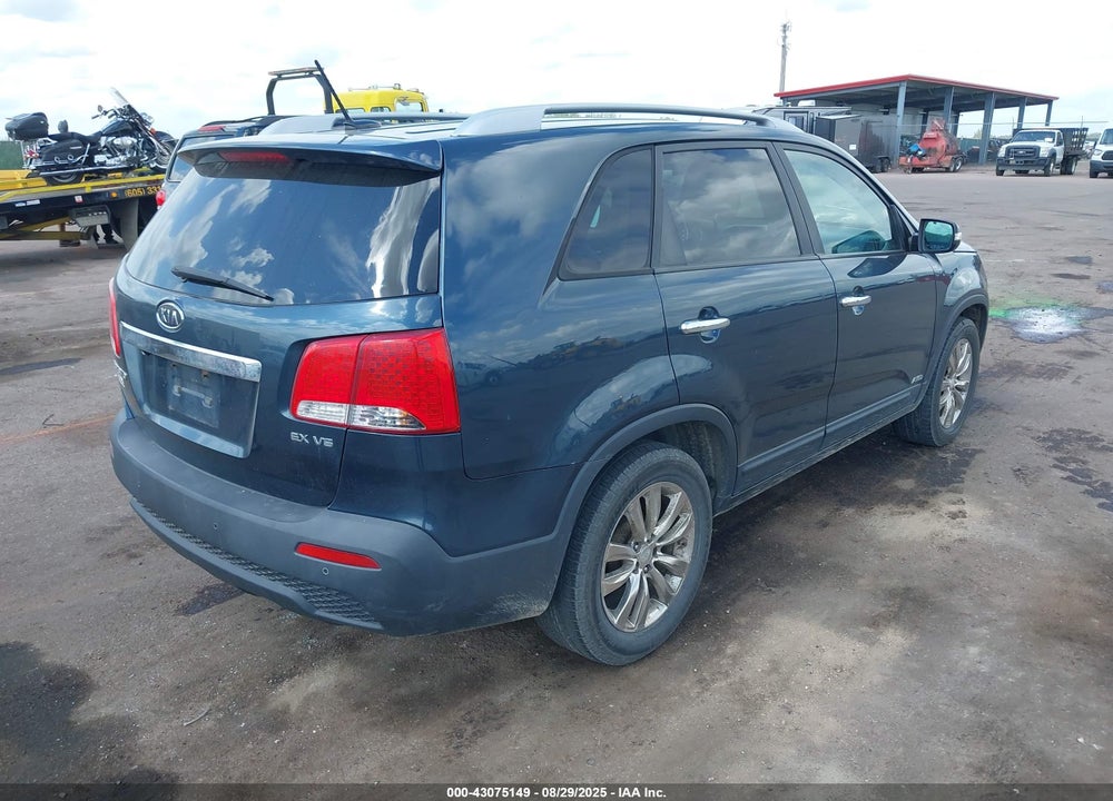 2011 KIA SORENTO VIN: 5XYKUDA26BG061659