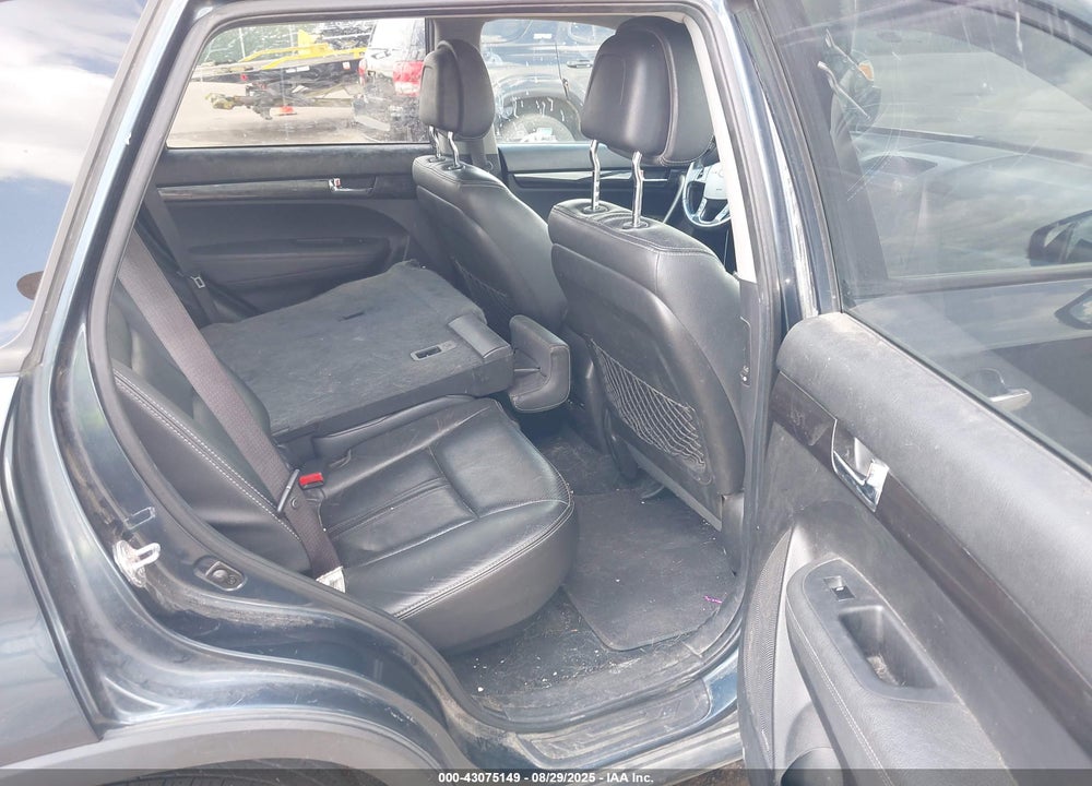 2011 KIA SORENTO VIN: 5XYKUDA26BG061659
