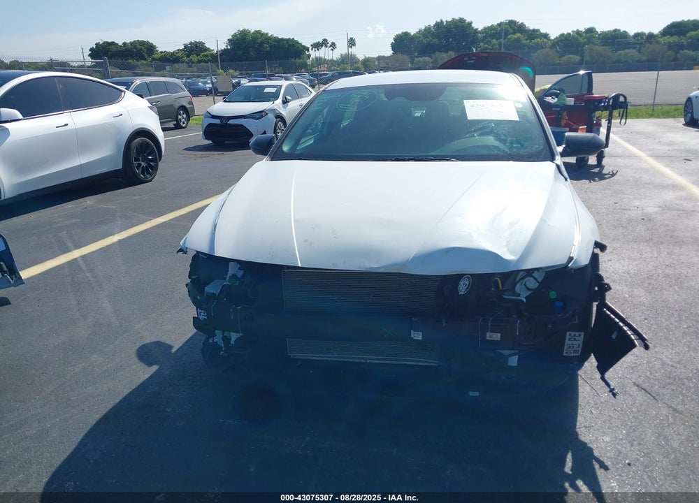 2025 HYUNDAI ELANTRA SEL SPORT VIN: KMHLM4DG3SU930692