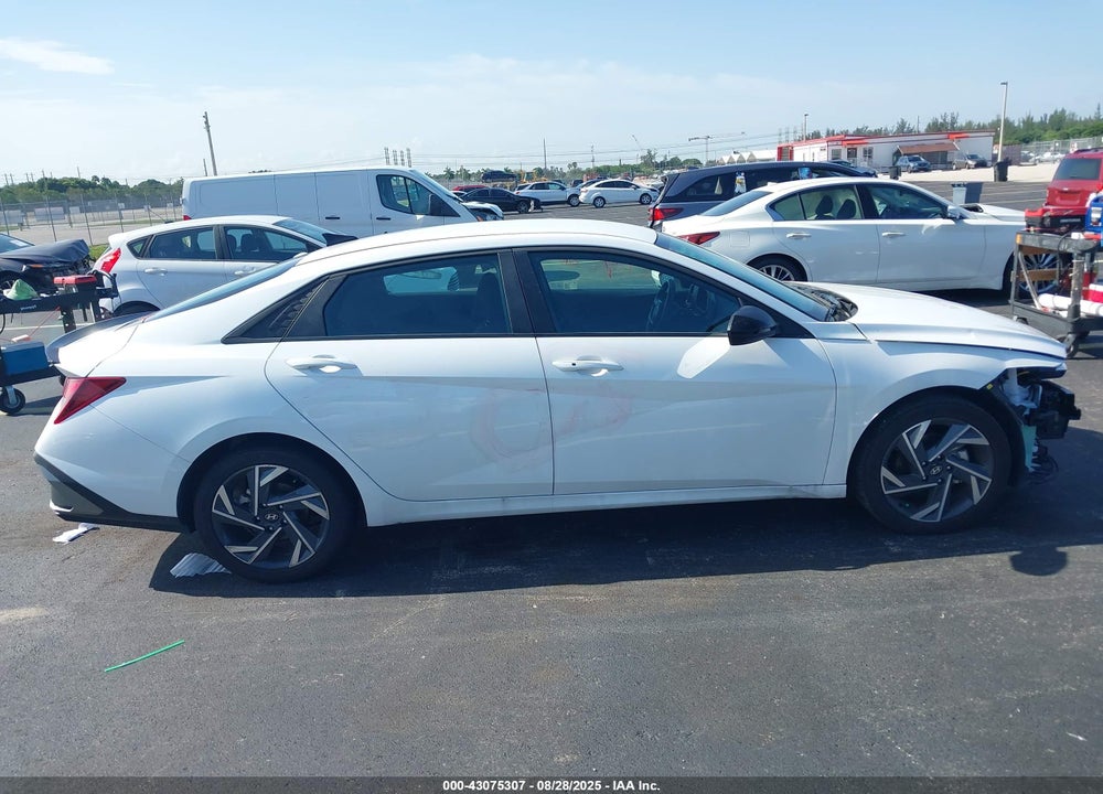 2025 HYUNDAI ELANTRA SEL SPORT VIN: KMHLM4DG3SU930692