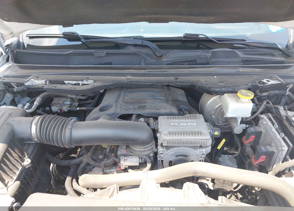 2021 RAM 1500 LAIE  4X4 5'7 BOX VIN: 1C6SRFJT4MN810113