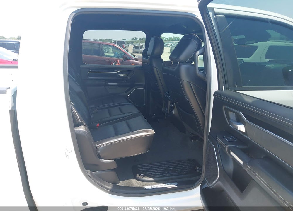 2021 RAM 1500 LAIE  4X4 5'7 BOX VIN: 1C6SRFJT4MN810113
