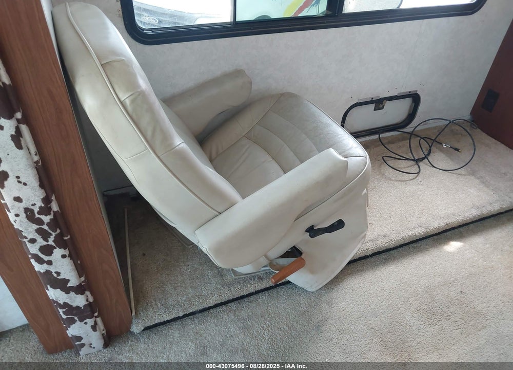 2004 WINNEBAGO JOURNEY MOTOR HOME VIN: 5B4NR97A944700084