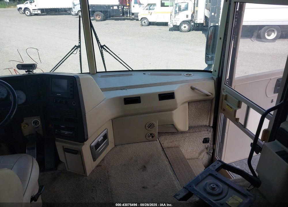 2004 WINNEBAGO JOURNEY MOTOR HOME VIN: 5B4NR97A944700084