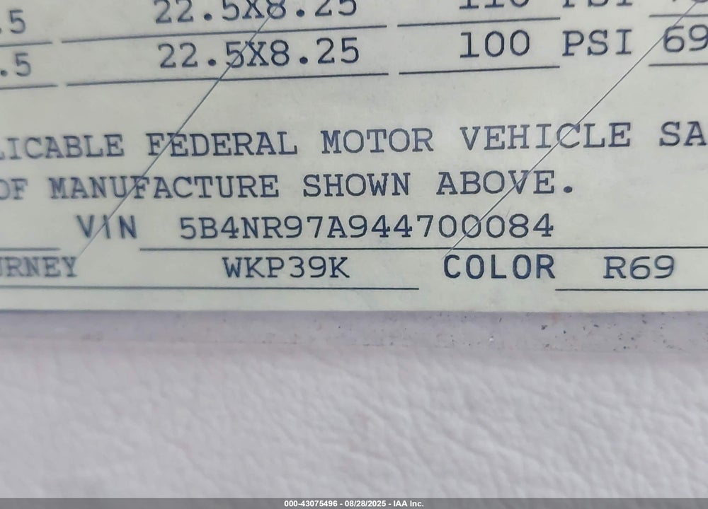 2004 WINNEBAGO JOURNEY MOTOR HOME VIN: 5B4NR97A944700084